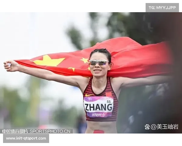 中国选手张德顺刷新中国女子10公里路跑纪录